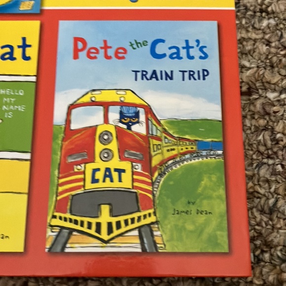 Pete, the cat story books - Picture 4 of 4